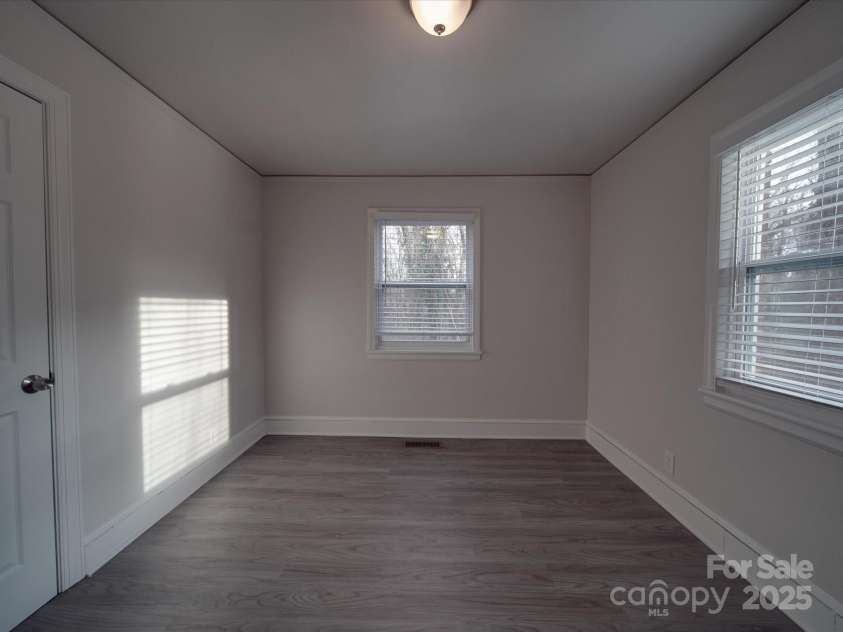 2996 Shady Lane, Charlotte, NC 28208.  MLS# CAR4208360, YatesRealty ID 9379. 