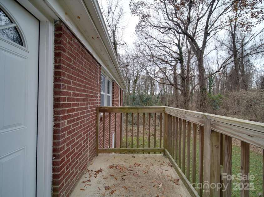 2996 Shady Lane, Charlotte, NC 28208.  MLS# CAR4208360, YatesRealty ID 9379. 