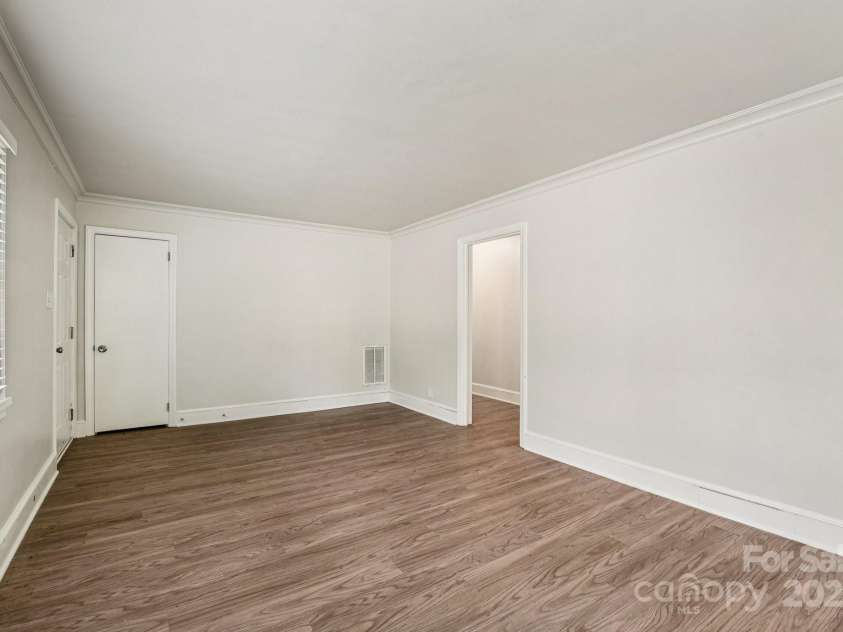 2996 Shady Lane, Charlotte, NC 28208.  MLS# CAR4320461, YatesRealty ID 9379. 