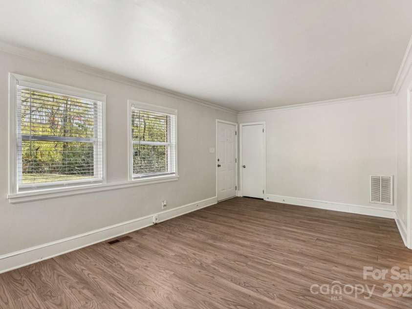 2996 Shady Lane, Charlotte, NC 28208.  MLS# CAR4320461, YatesRealty ID 9379. 