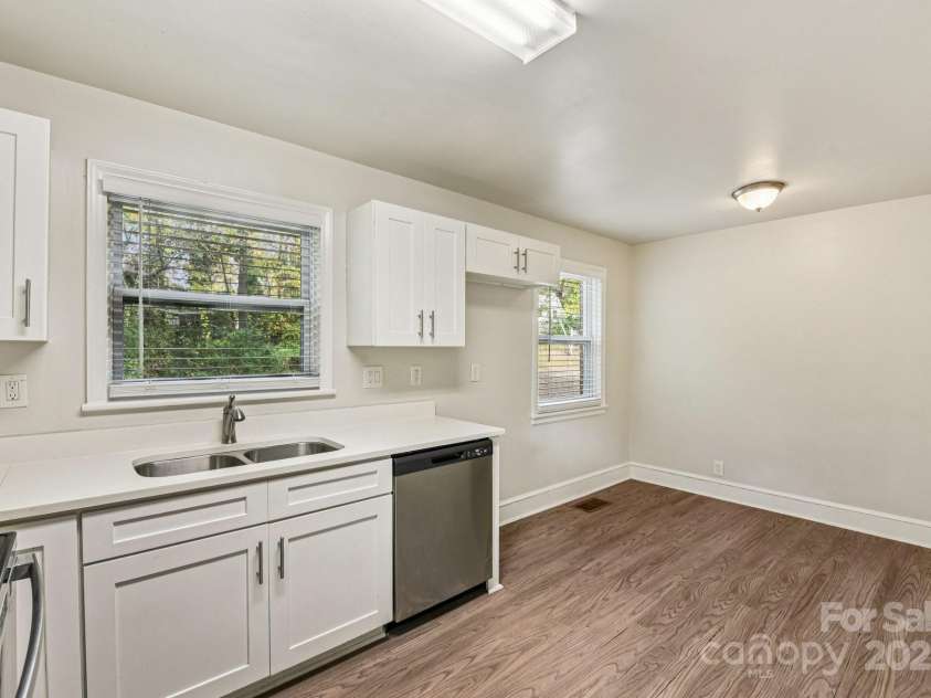 2996 Shady Lane, Charlotte, NC 28208.  MLS# CAR4320461, YatesRealty ID 9379. 