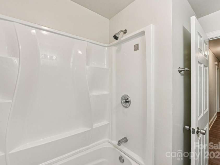 2996 Shady Lane, Charlotte, NC 28208.  MLS# CAR4320461, YatesRealty ID 9379. 