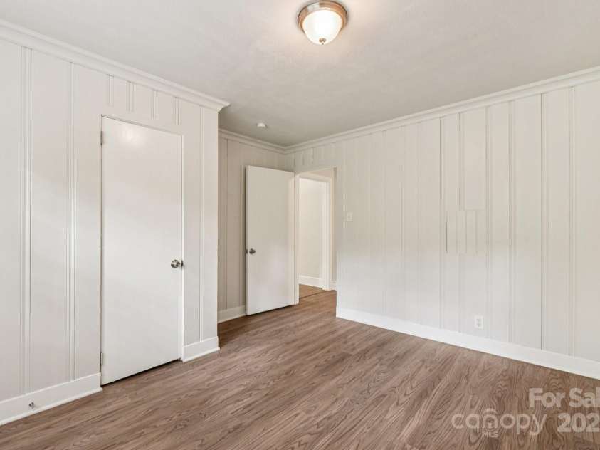 2996 Shady Lane, Charlotte, NC 28208.  MLS# CAR4320461, YatesRealty ID 9379. 