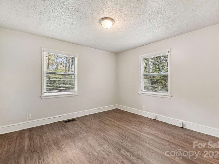 2996 Shady Lane, Charlotte, NC 28208.  MLS# CAR4320461, YatesRealty ID 9379. 