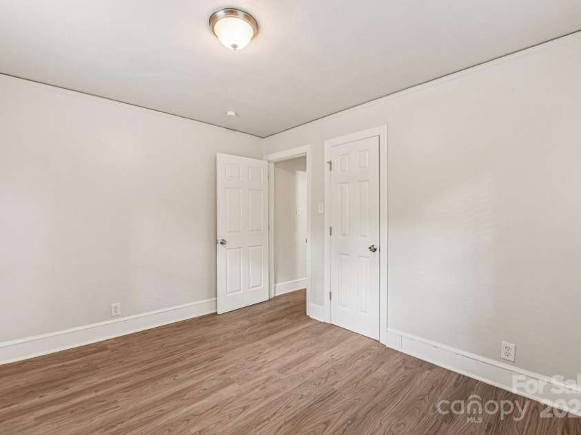 2996 Shady Lane, Charlotte, NC 28208.  MLS# CAR4320461, YatesRealty ID 9379. 