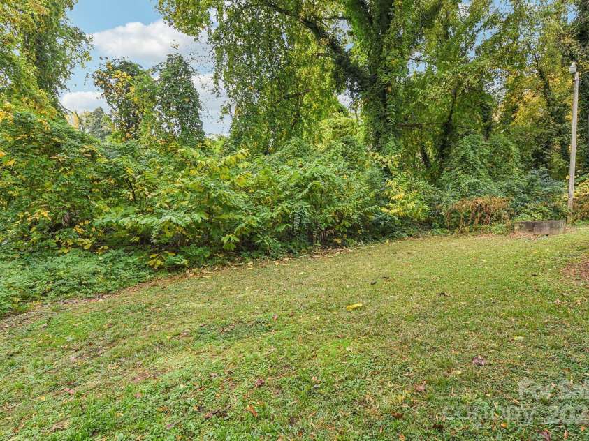 2996 Shady Lane, Charlotte, NC 28208.  MLS# CAR4320461, YatesRealty ID 9379. 