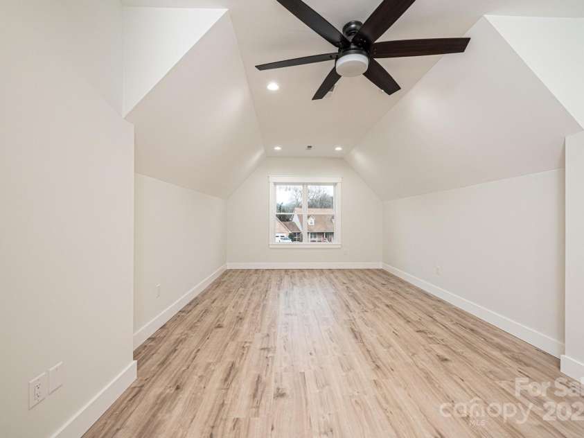 1328 33rd Avenue Drive, Hickory, NC 28601.  MLS# CAR4327859, YatesRealty ID 938. Bonus Room