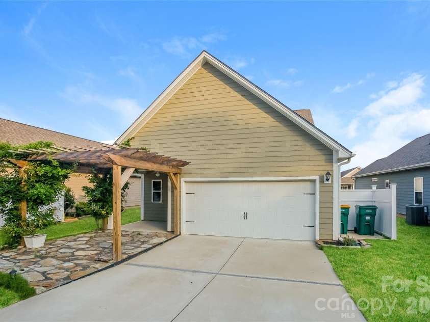 288 Harrison Lane, Locust, NC 28097.  MLS# CAR4343536, YatesRealty ID 9380. 