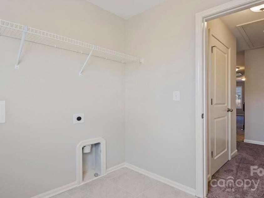 606 Fox Cove Road, Hendersonville, NC 28792.  MLS# CAR4242600, YatesRealty ID 9381. Photos are representative