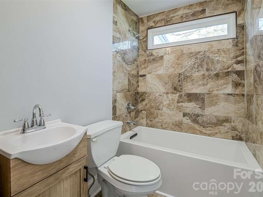 210 Lincoln Street, Concord, NC 28025.  MLS# CAR4308844, YatesRealty ID 9382. 