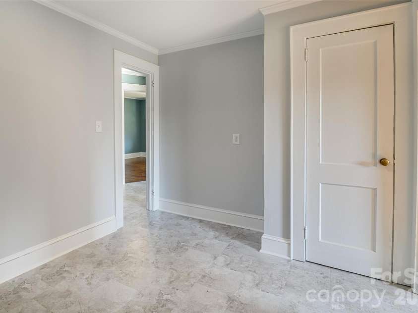 210 Lincoln Street, Concord, NC 28025.  MLS# CAR4308844, YatesRealty ID 9382. Additional kitchen area
