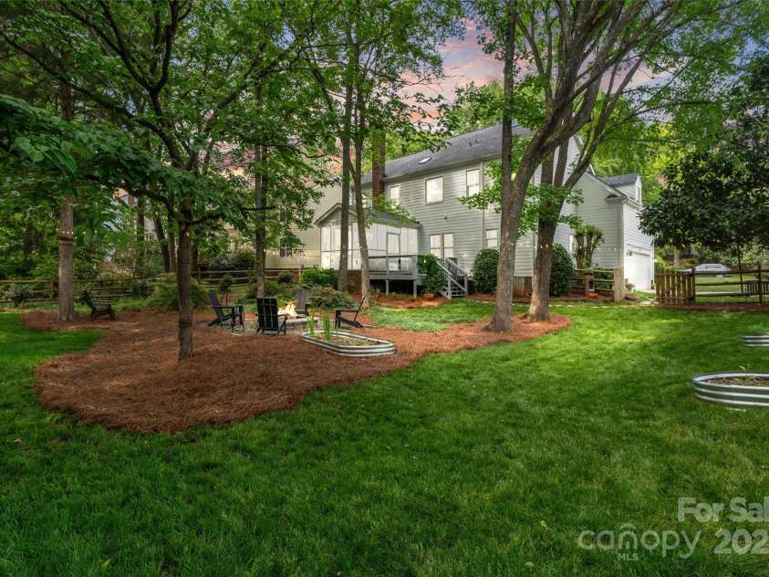 3134 Old Chapel Lane, Charlotte, NC 28210.  MLS# CAR4251730, YatesRealty ID 9382. 
