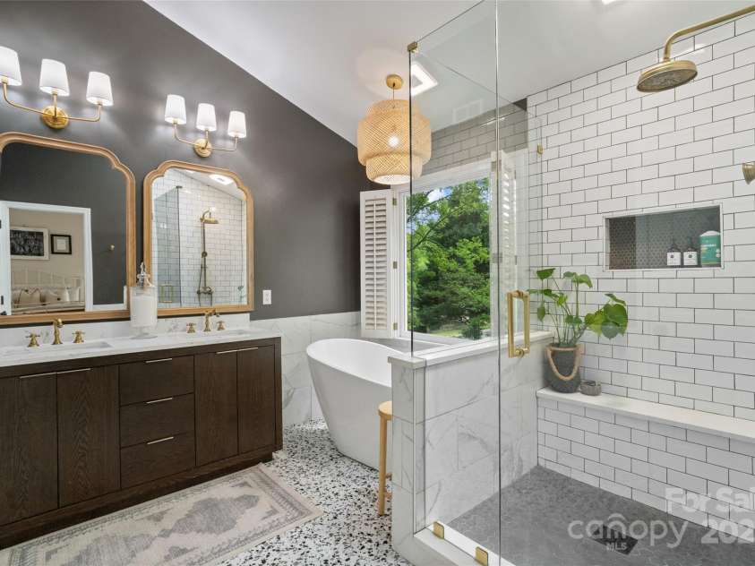 3134 Old Chapel Lane, Charlotte, NC 28210.  MLS# CAR4251730, YatesRealty ID 9382. Primary bathroom