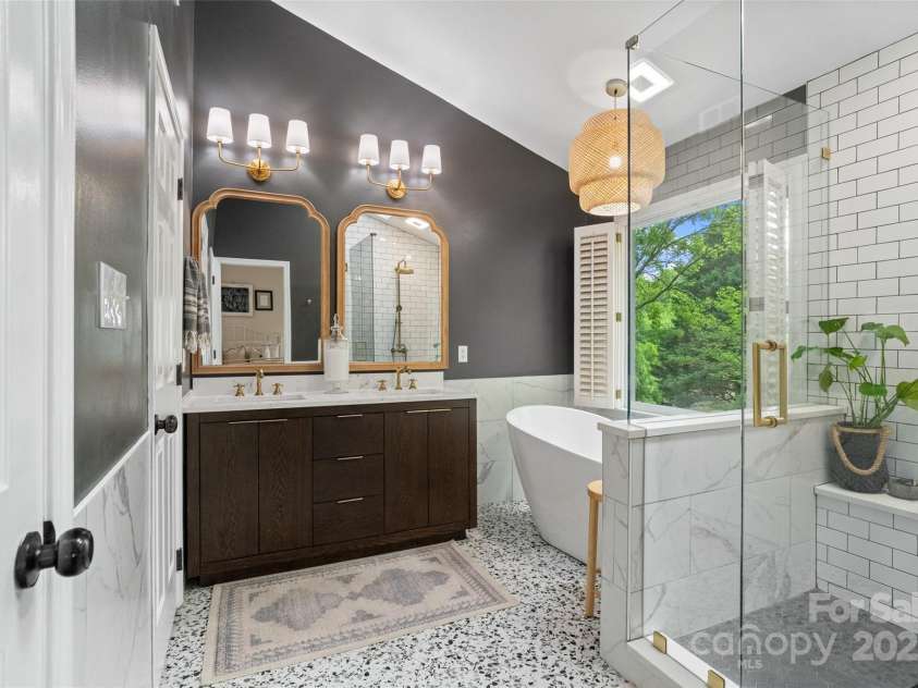 3134 Old Chapel Lane, Charlotte, NC 28210.  MLS# CAR4251730, YatesRealty ID 9382. Primary bathroom