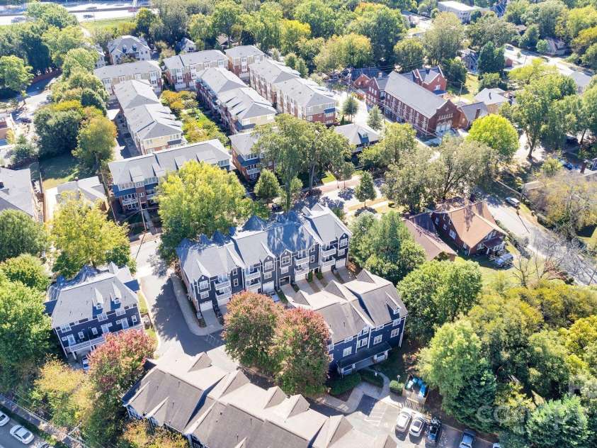 1525 Walnut View Drive, Charlotte, NC 28208.  MLS# CAR4315449, YatesRealty ID 9383. 