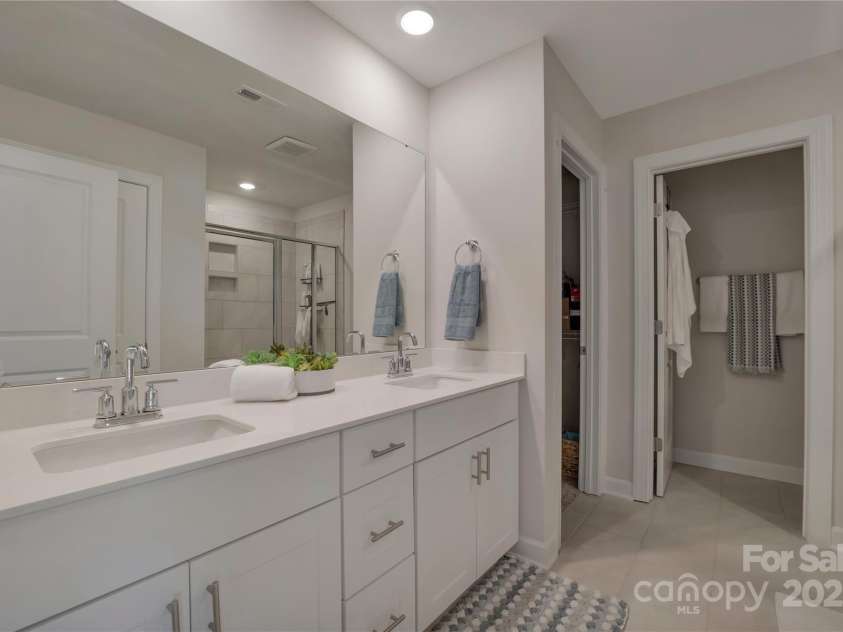 126 Johns Cardinal Drive, Mooresville, NC 28115.  MLS# CAR4239913, YatesRealty ID 9385. 