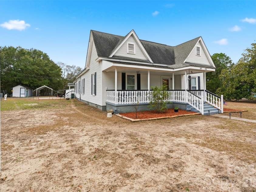 207 Oak Avenue, Hamlet, NC 28345.  MLS# CAR4357749, YatesRealty ID 9385. 
