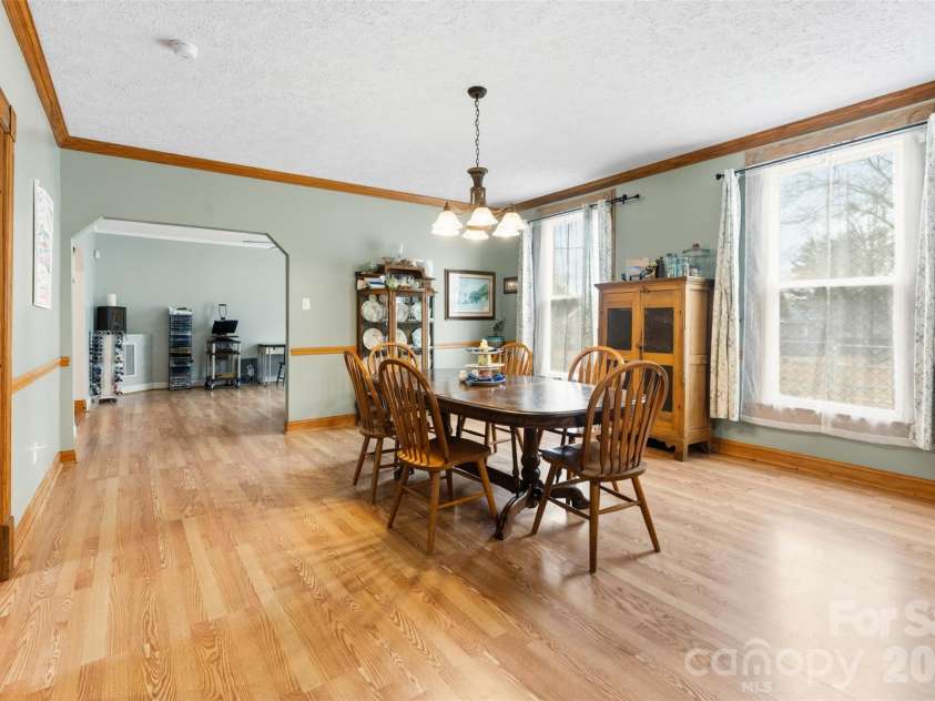 207 Oak Avenue, Hamlet, NC 28345.  MLS# CAR4357749, YatesRealty ID 9385. 