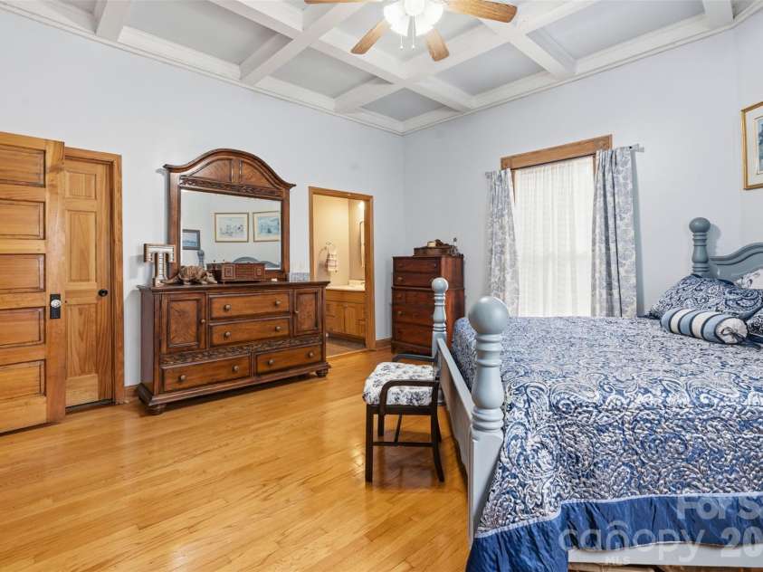 207 Oak Avenue, Hamlet, NC 28345.  MLS# CAR4357749, YatesRealty ID 9385. 