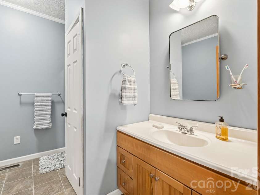 207 Oak Avenue, Hamlet, NC 28345.  MLS# CAR4357749, YatesRealty ID 9385. 