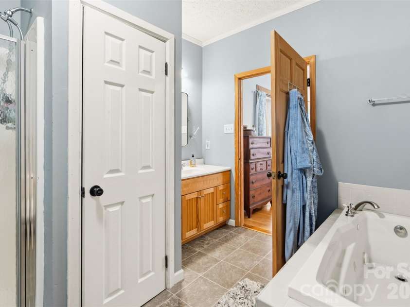207 Oak Avenue, Hamlet, NC 28345.  MLS# CAR4357749, YatesRealty ID 9385. 