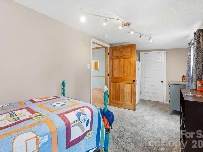207 Oak Avenue, Hamlet, NC 28345.  MLS# CAR4357749, YatesRealty ID 9385. 