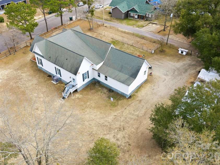 207 Oak Avenue, Hamlet, NC 28345.  MLS# CAR4357749, YatesRealty ID 9385. 