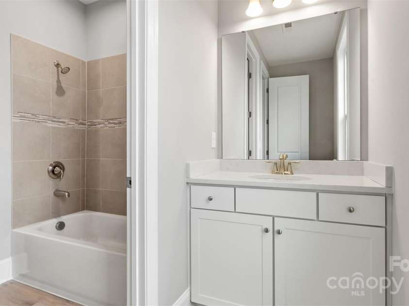 4440 Moxie Way, Charlotte, NC 28215.  MLS# CAR4195501, YatesRealty ID 9387. Bath 2