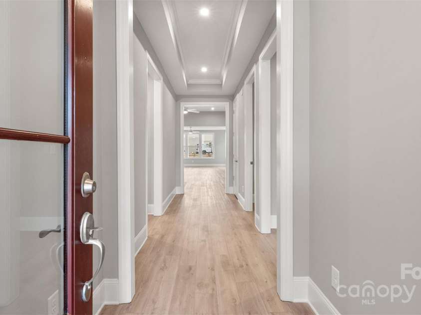 4440 Moxie Way, Charlotte, NC 28215.  MLS# CAR4195501, YatesRealty ID 9387. Foyer