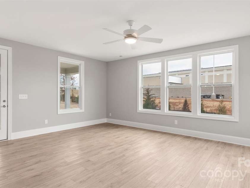 4440 Moxie Way, Charlotte, NC 28215.  MLS# CAR4195501, YatesRealty ID 9387. Great Room