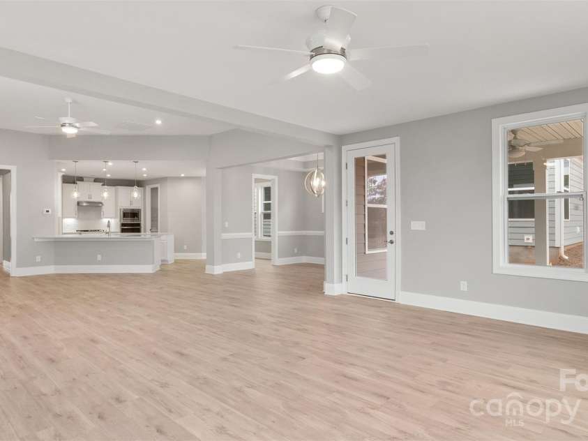 4440 Moxie Way, Charlotte, NC 28215.  MLS# CAR4195501, YatesRealty ID 9387. Great Room