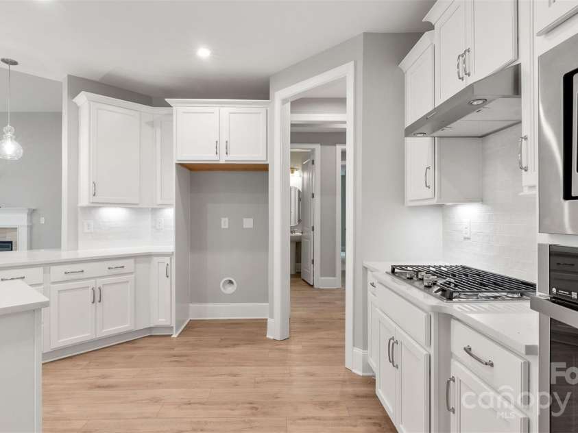 4440 Moxie Way, Charlotte, NC 28215.  MLS# CAR4195501, YatesRealty ID 9387. Kitchen