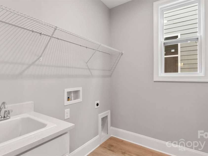 4440 Moxie Way, Charlotte, NC 28215.  MLS# CAR4195501, YatesRealty ID 9387. Laundry