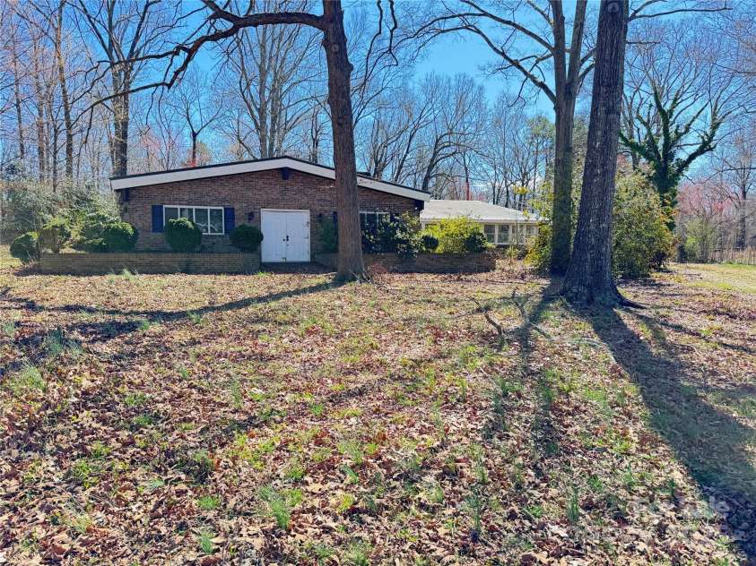 2211 Unionville Indian Trail, Indian Trail, NC 28079.  MLS# CAR4231619, YatesRealty ID 9388. 