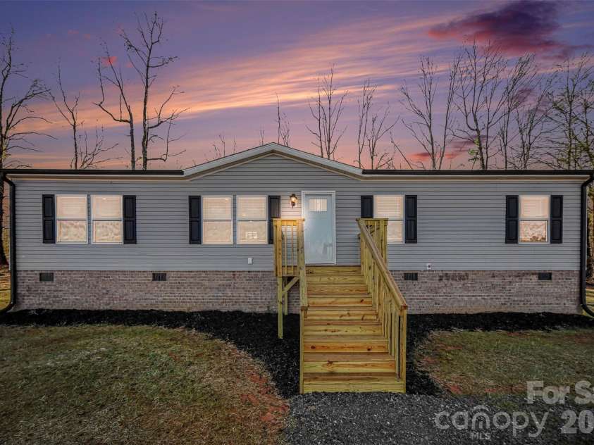 3026 Drake Circle, Shelby, NC 28152.  MLS# CAR4347259, YatesRealty ID 9388. 