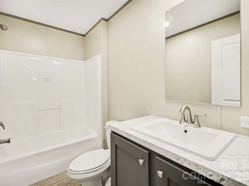 3026 Drake Circle, Shelby, NC 28152.  MLS# CAR4347259, YatesRealty ID 9388. 
