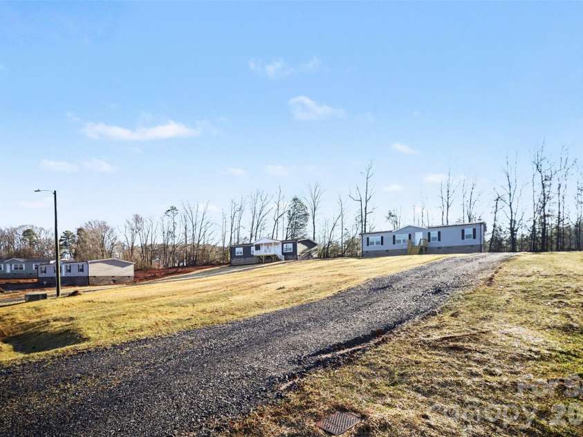 3026 Drake Circle, Shelby, NC 28152.  MLS# CAR4347259, YatesRealty ID 9388. 