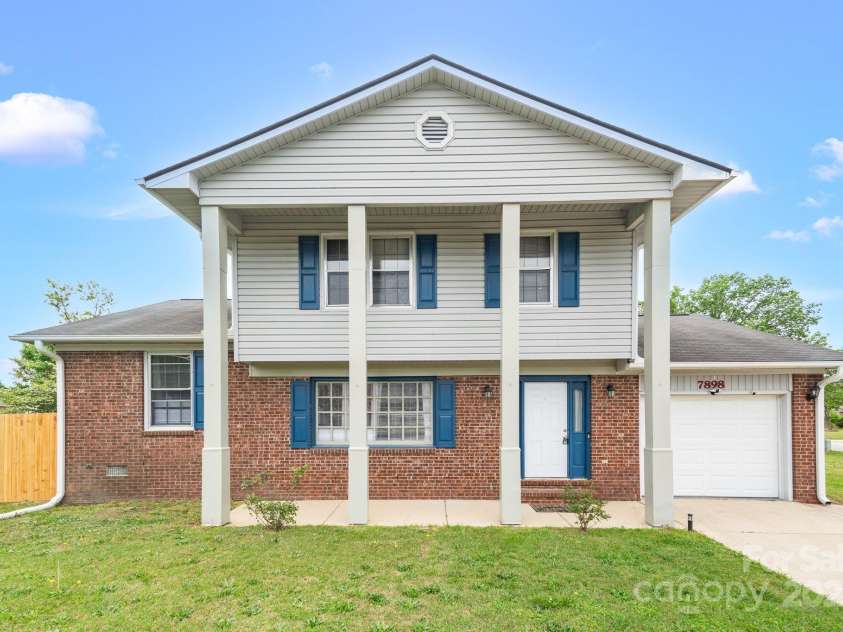 7898 Rivendale Drive, Fayetteville, NC 28314.  MLS# CAR4244344, YatesRealty ID 9389. 