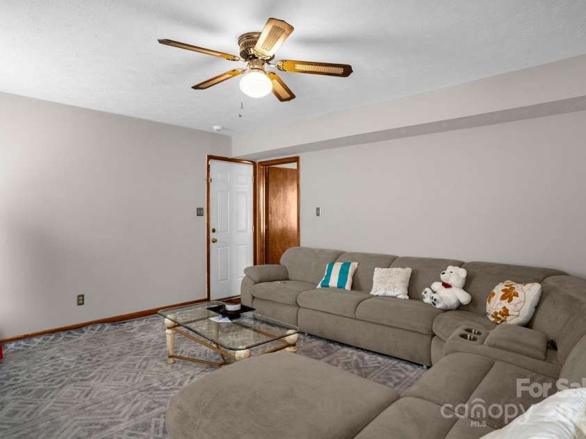 7898 Rivendale Drive, Fayetteville, NC 28314.  MLS# CAR4244344, YatesRealty ID 9389. 