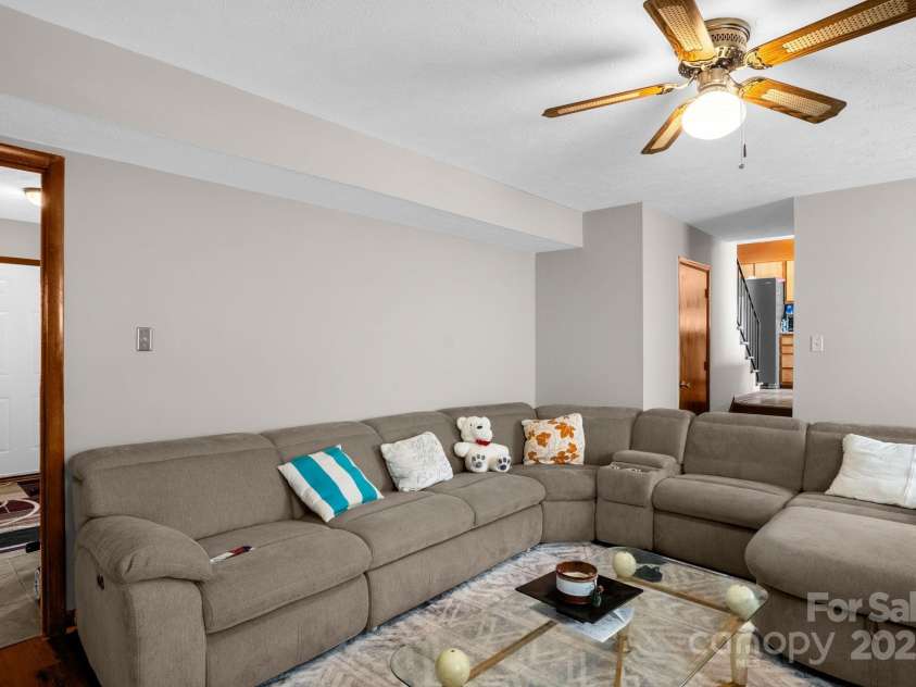 7898 Rivendale Drive, Fayetteville, NC 28314.  MLS# CAR4244344, YatesRealty ID 9389. 