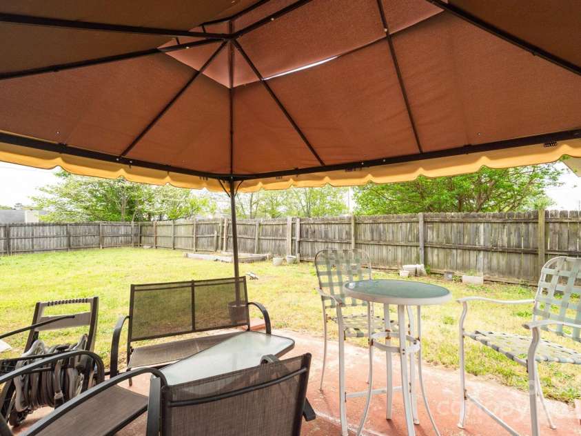 7898 Rivendale Drive, Fayetteville, NC 28314.  MLS# CAR4244344, YatesRealty ID 9389. 