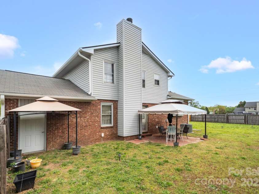 7898 Rivendale Drive, Fayetteville, NC 28314.  MLS# CAR4244344, YatesRealty ID 9389. 