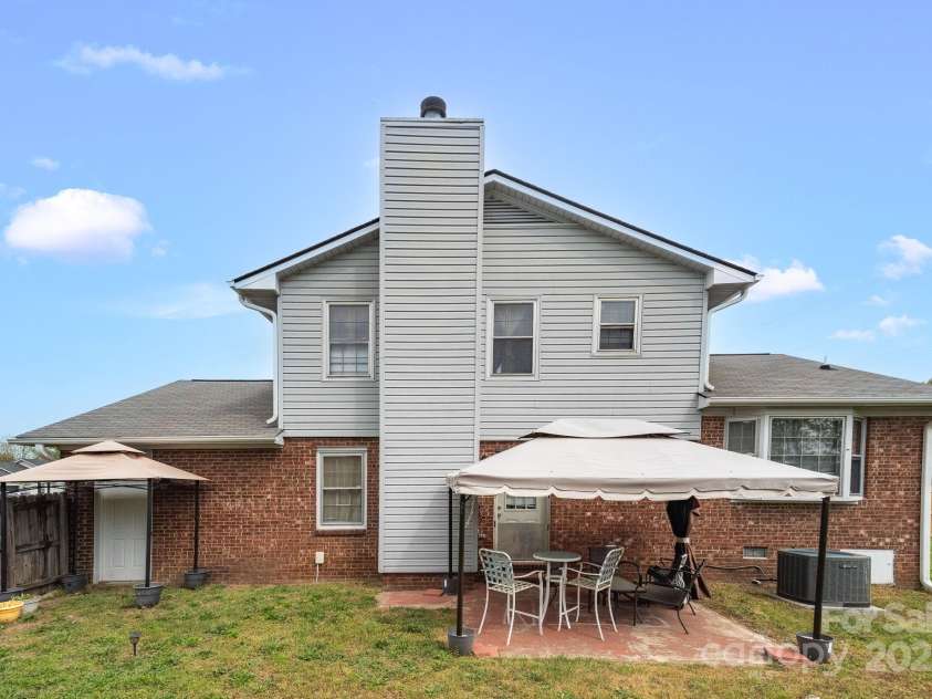 7898 Rivendale Drive, Fayetteville, NC 28314.  MLS# CAR4244344, YatesRealty ID 9389. 
