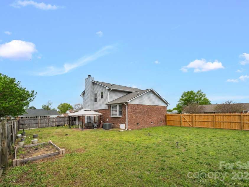 7898 Rivendale Drive, Fayetteville, NC 28314.  MLS# CAR4244344, YatesRealty ID 9389. 