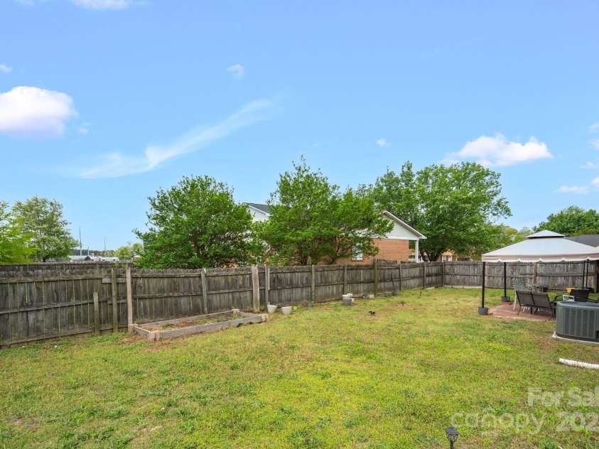 7898 Rivendale Drive, Fayetteville, NC 28314.  MLS# CAR4244344, YatesRealty ID 9389. 