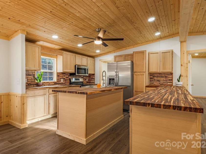 398 Dogwood Drive, Bakersville, NC 28705.  MLS# CAR4321945, YatesRealty ID 939. 