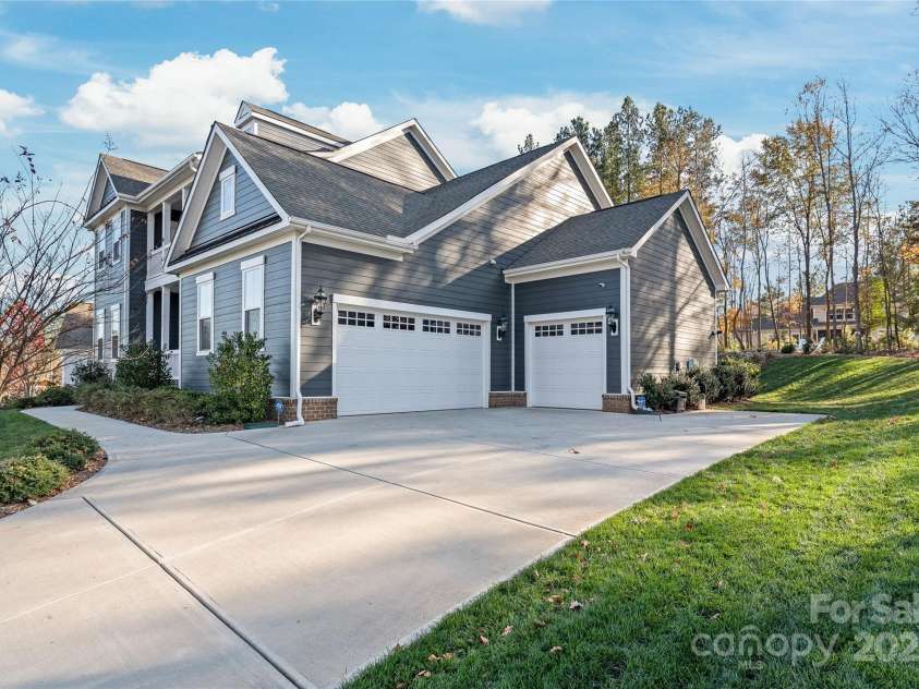 128 Shimmer Lake Lane, Belmont, NC 28012.  MLS# CAR4208573, YatesRealty ID 9390. Built in 2021, this home combines modern living with a tranquil ambiance, offering everything you've been searching for.