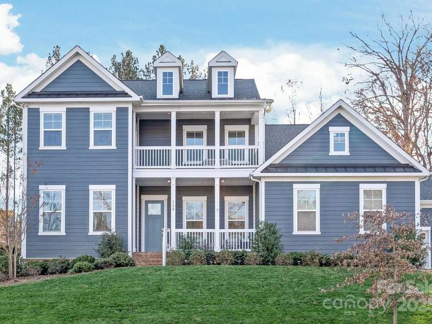 128 Shimmer Lake Lane, Belmont, NC 28012.  MLS# CAR4208573, YatesRealty ID 9390. Welcome to your peaceful retreat located in the highly desirable community of Mclean at South Shore.