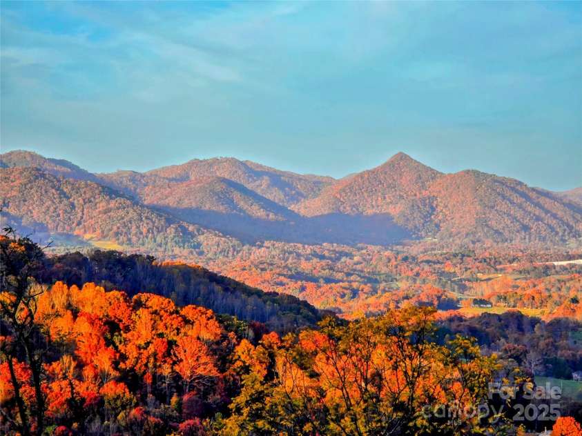 246 Calhoun Ridge Drive, Waynesville, NC 28786.  MLS# CAR4227766, YatesRealty ID 9391. 