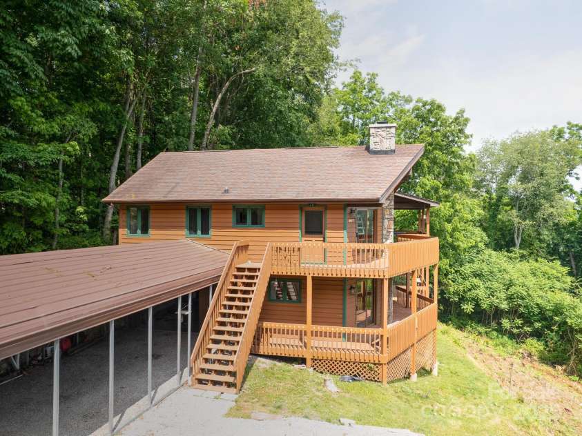 246 Calhoun Ridge Drive, Waynesville, NC 28786.  MLS# CAR4227766, YatesRealty ID 9391. 